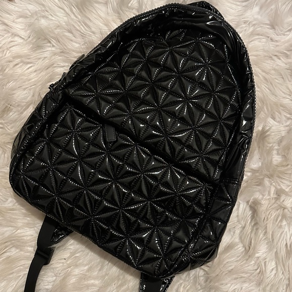 Vee Collective Backpack - Picture 7 of 7